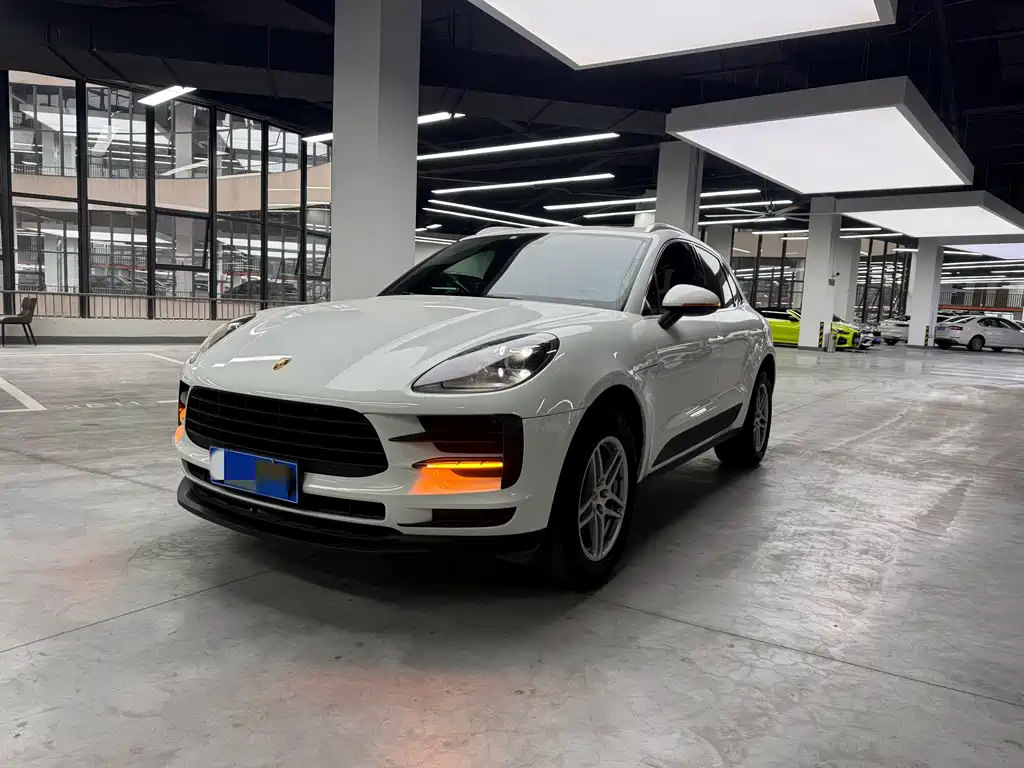 Porsche Macan 2019 — фото 1