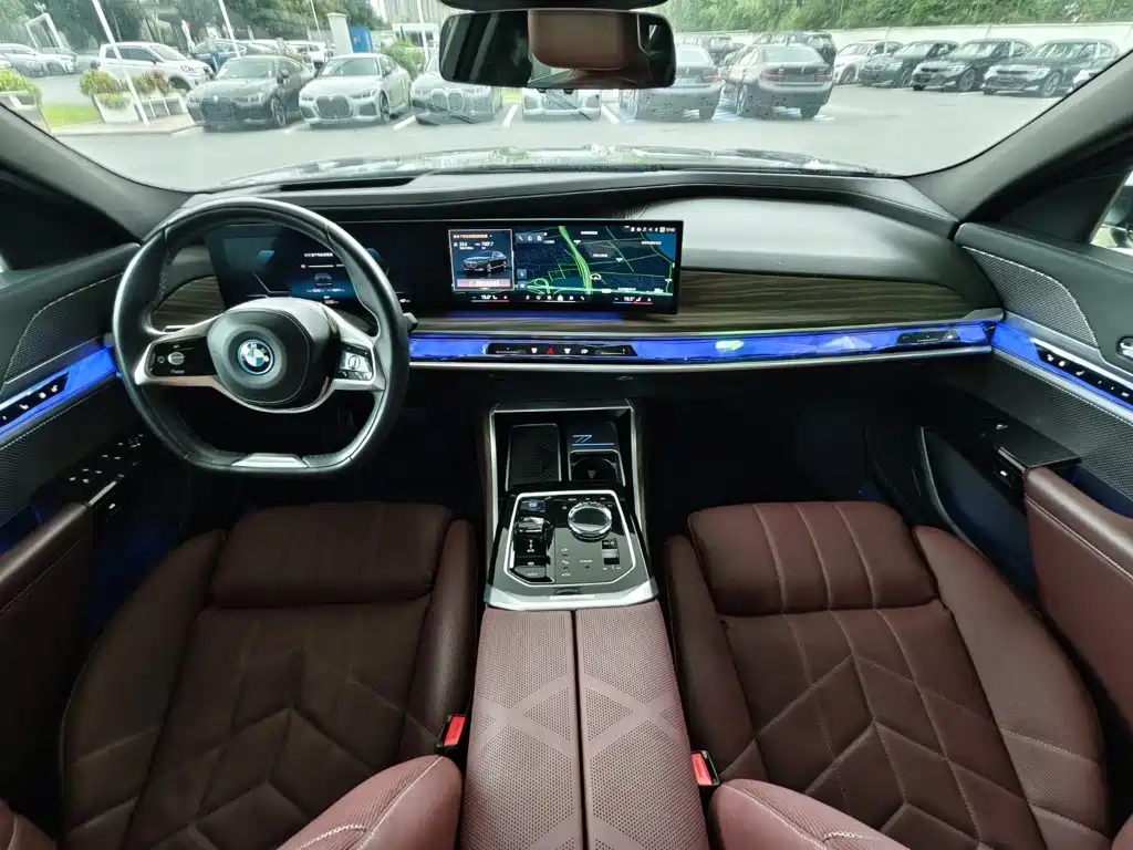 BMW i7 2023 — фото 14