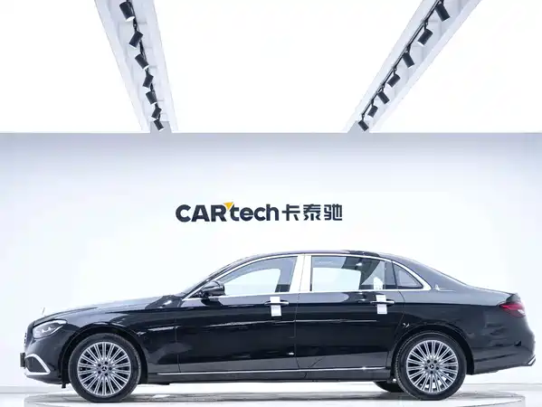 Mercedes-Benz E-Class 2025