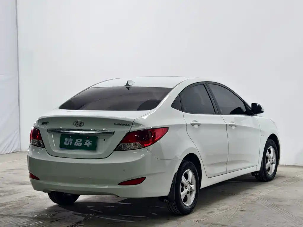 Hyundai Accent 2013 — фото 4