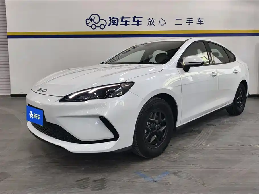 BYD Seal 05 DM-i 2025 — фото 1