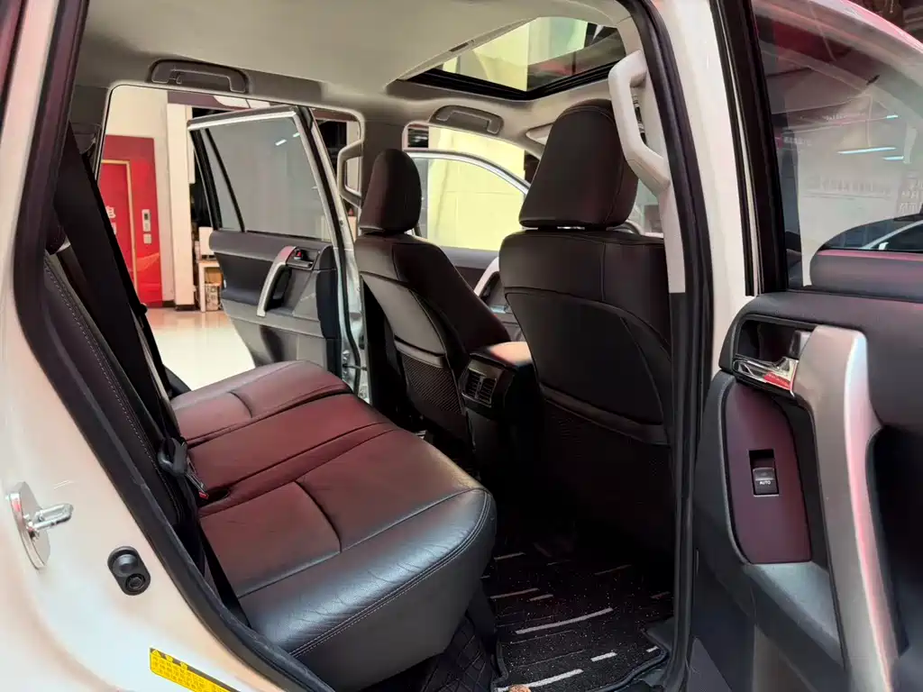 Toyota Prado 2016 — фото 15