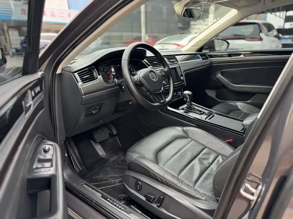 Volkswagen Phideon 2017 — фото 12