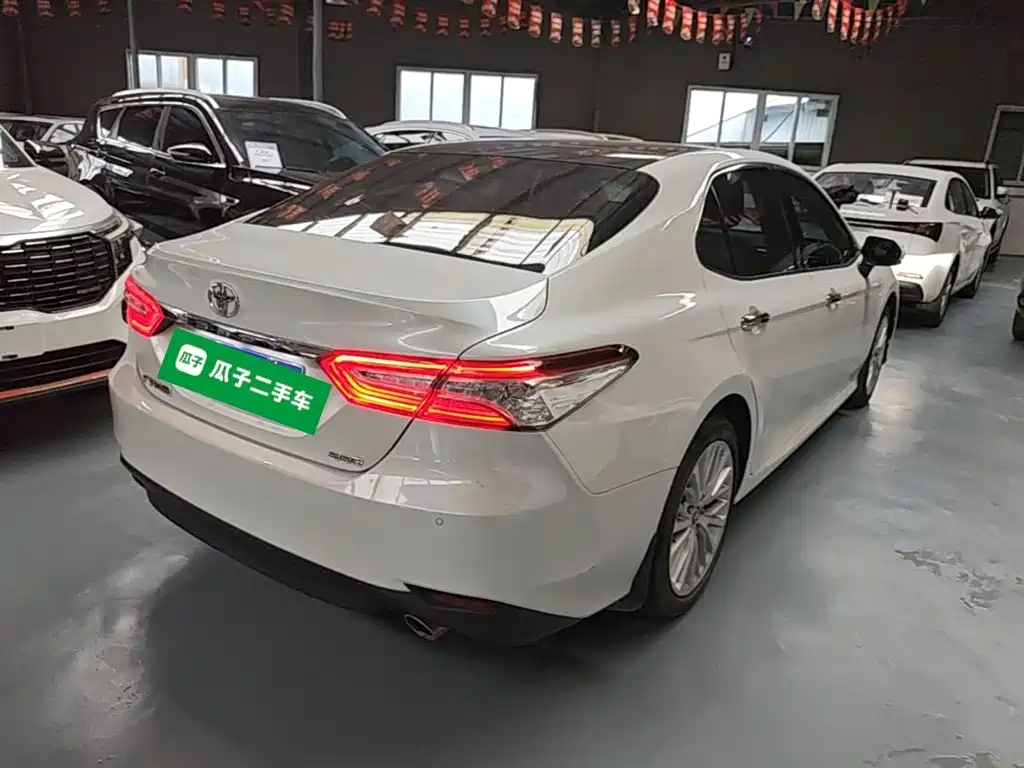 Toyota Camry 2019 — фото 7