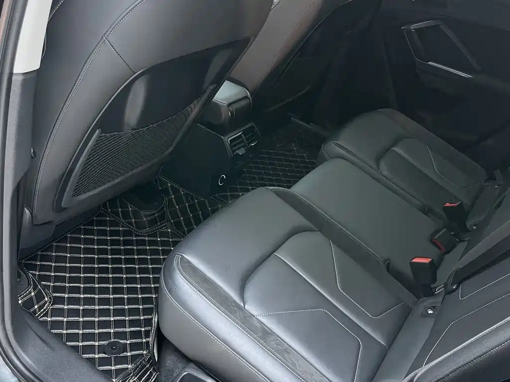 Audi Q3 Sportback 2023 — фото 11
