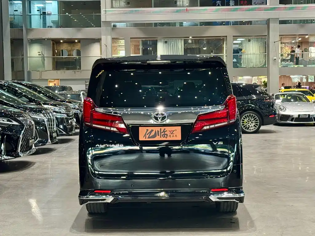 Toyota Alphard 2017 — фото 14