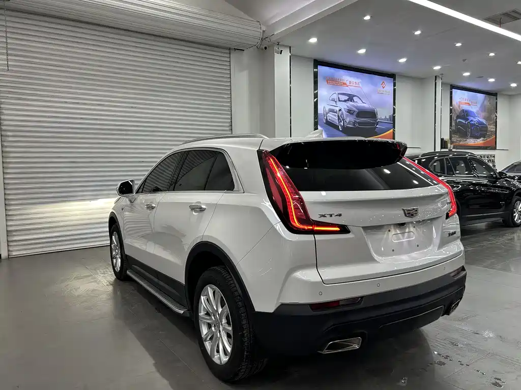 Cadillac XT4 2021 — фото 4