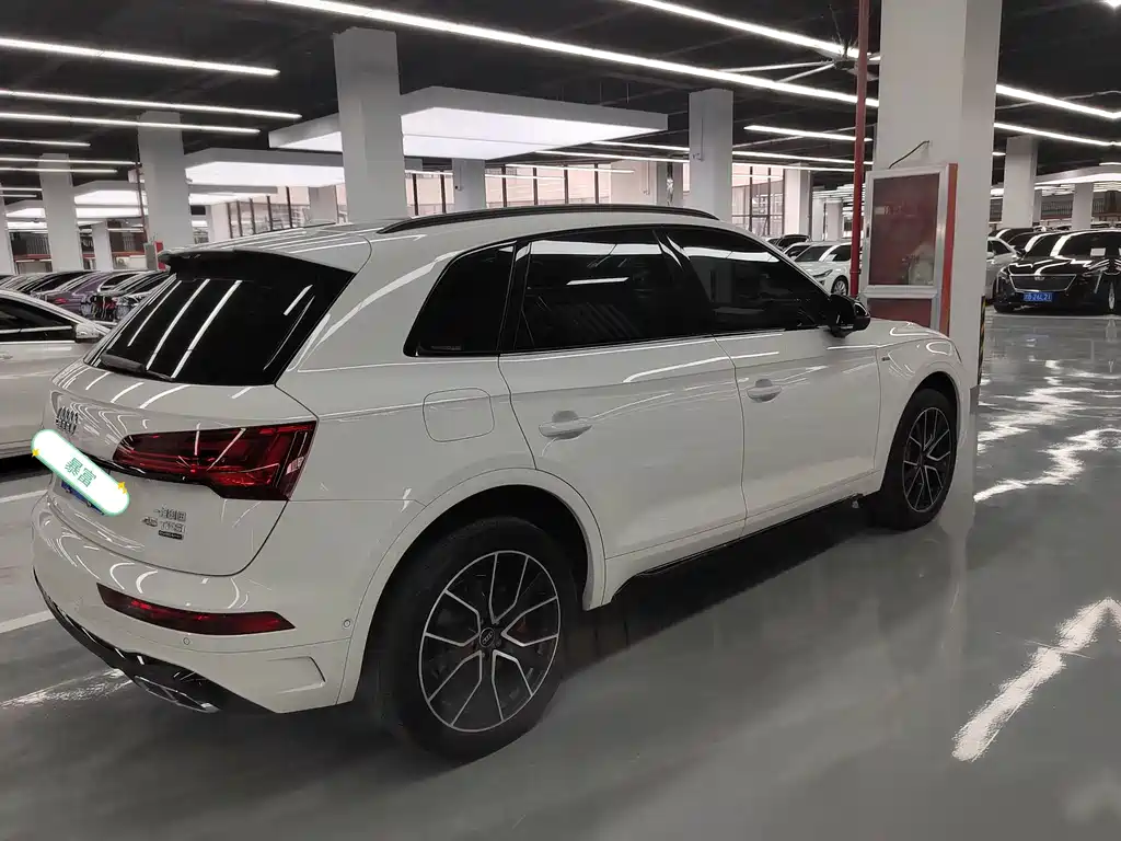 Audi Q5L 2024 — фото 13