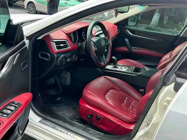 Maserati Ghibli 2015
