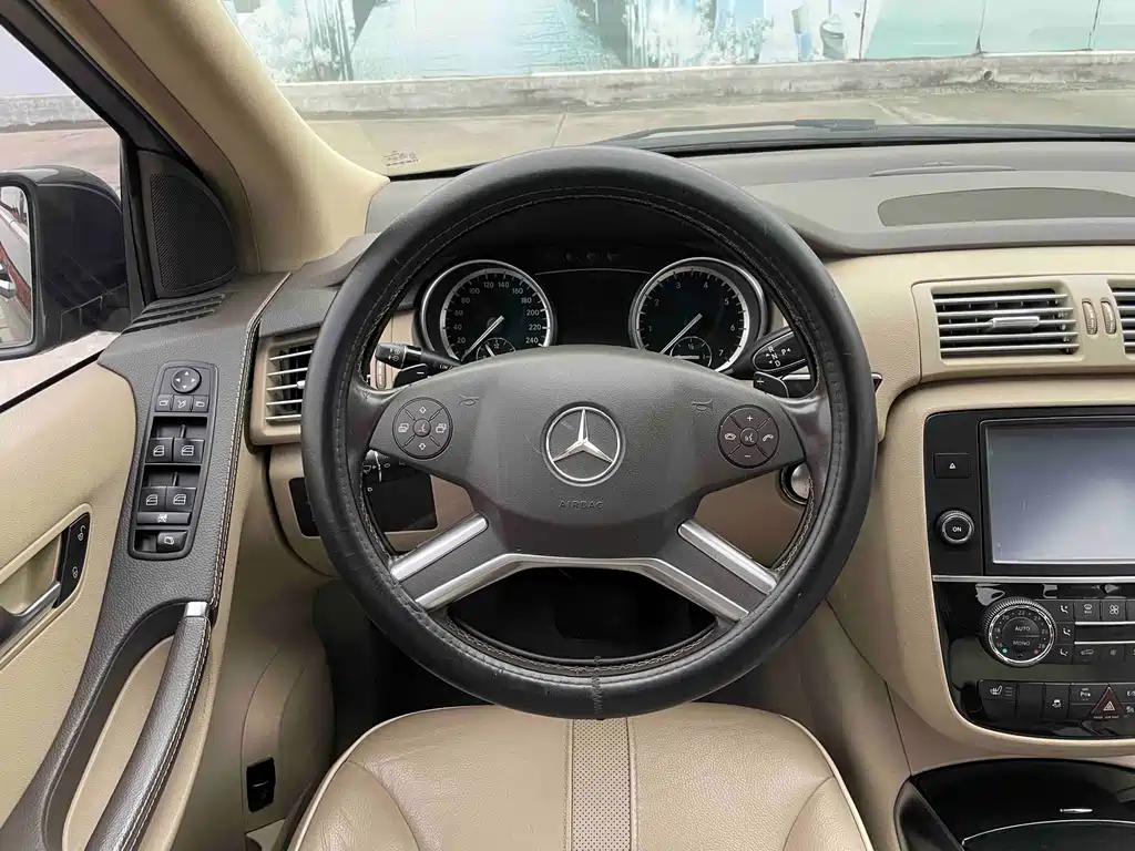 Mercedes-Benz R-Class 2015 — фото 16