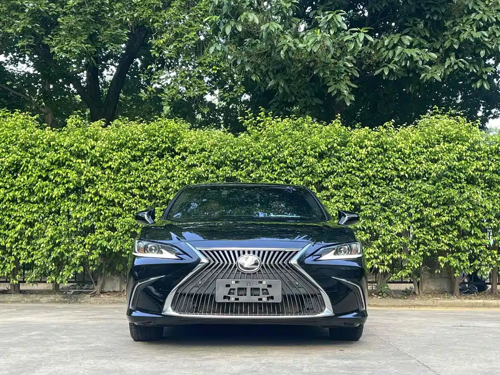 Lexus ES 2021 — фото 2