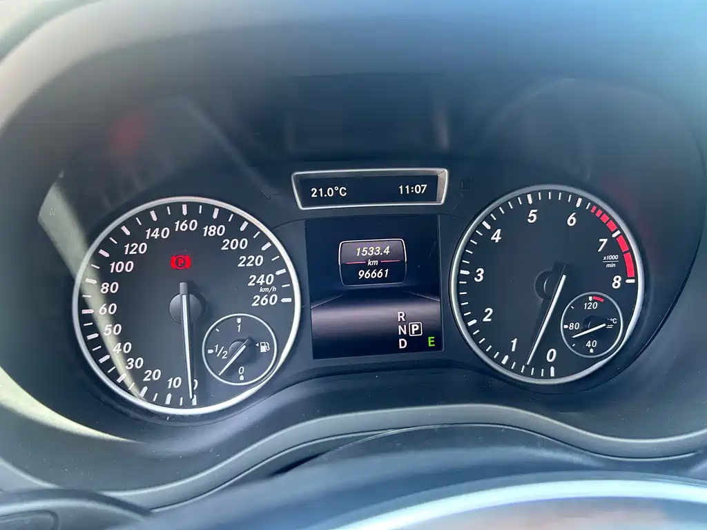 Mercedes-Benz B-Class 2015 — фото 16