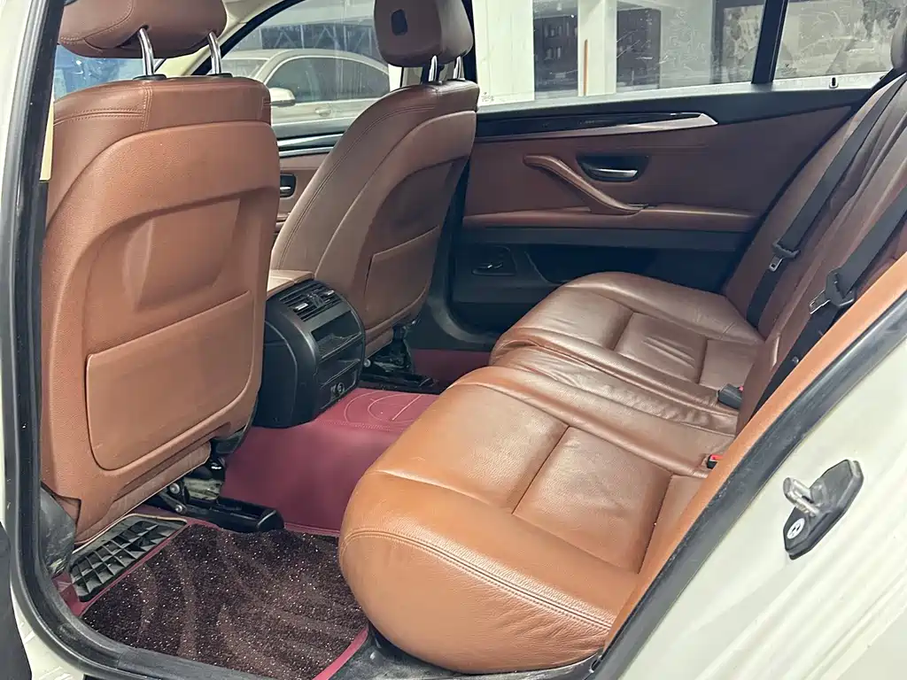 BMW 5 Series 2014 — фото 10