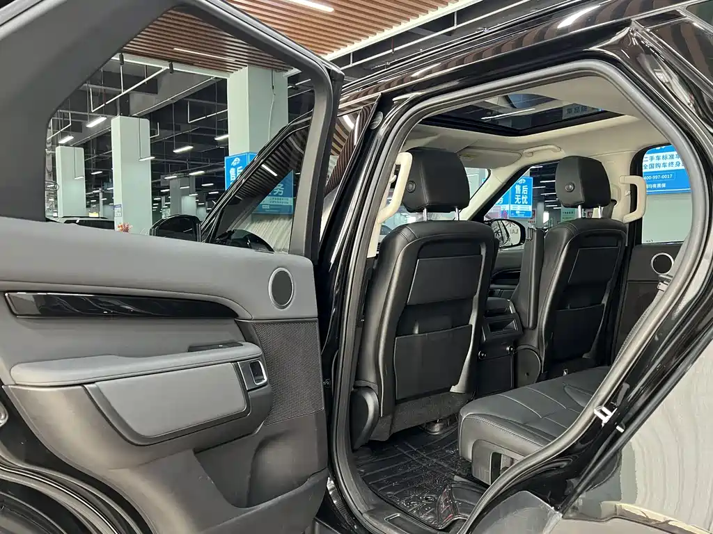 Land Rover Discovery 2018 — фото 11