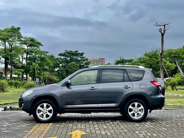 Toyota RAV4 2011