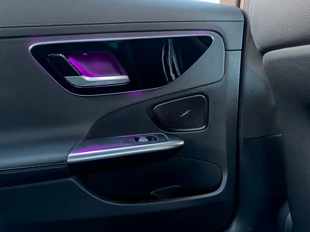 Mercedes-Benz C-Class 2023 — фото 21
