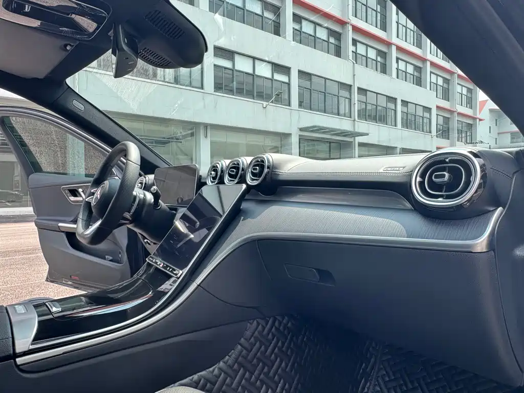 Mercedes-Benz C-Class 2022 — фото 12