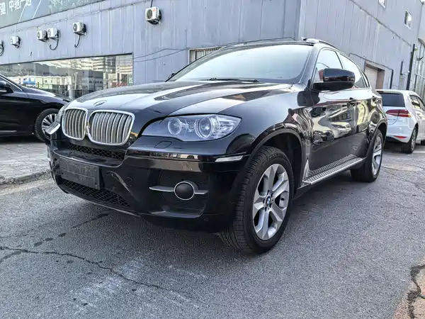 BMW X6 2011