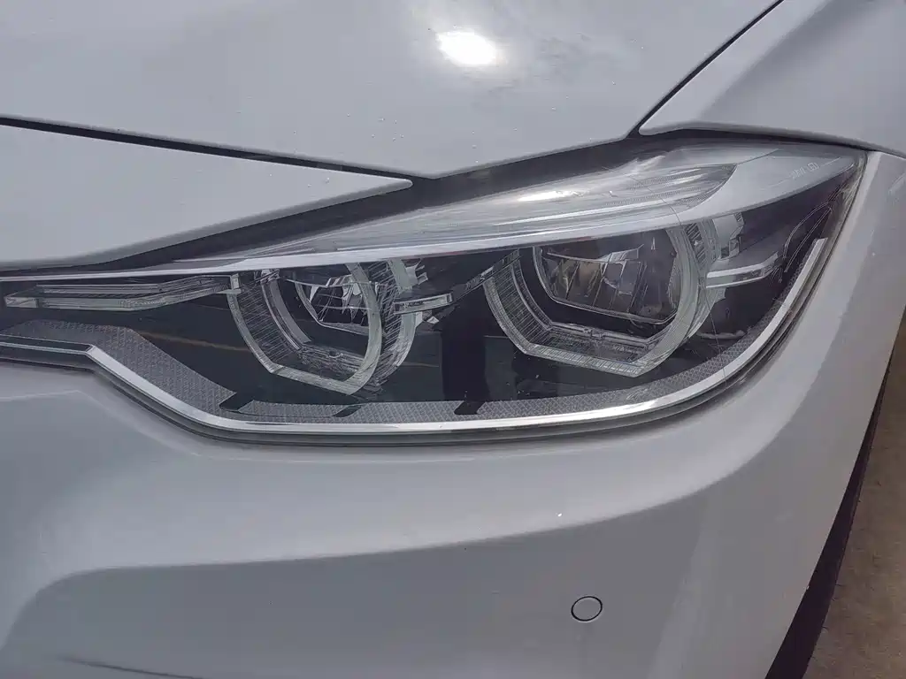 BMW 3 Series 2017 — фото 15