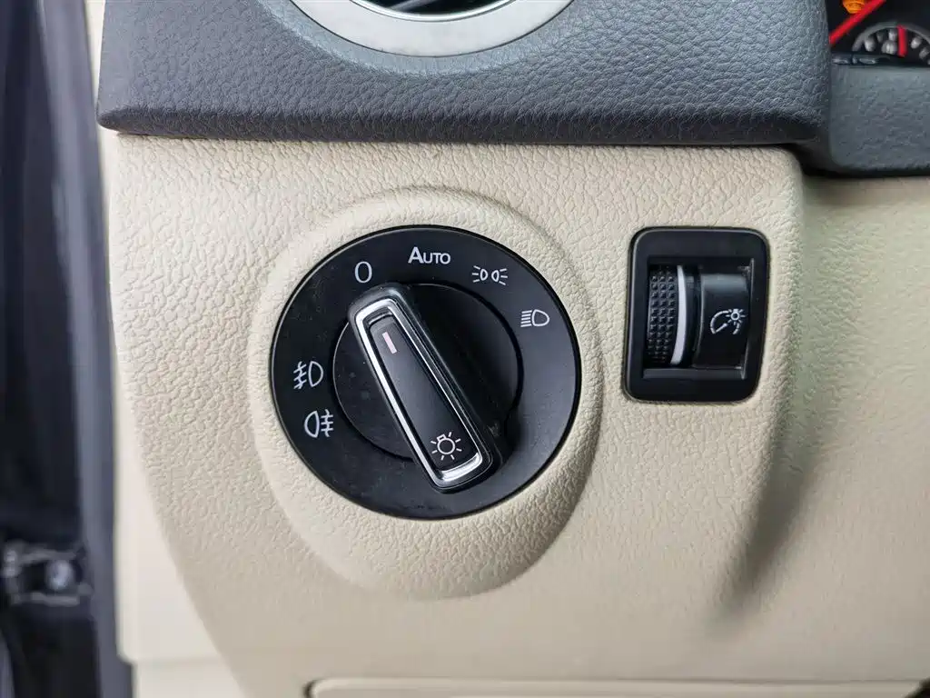 Volkswagen Tiguan 2015 — фото 21