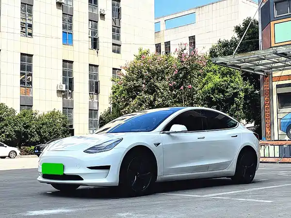 Tesla Model 3 2020