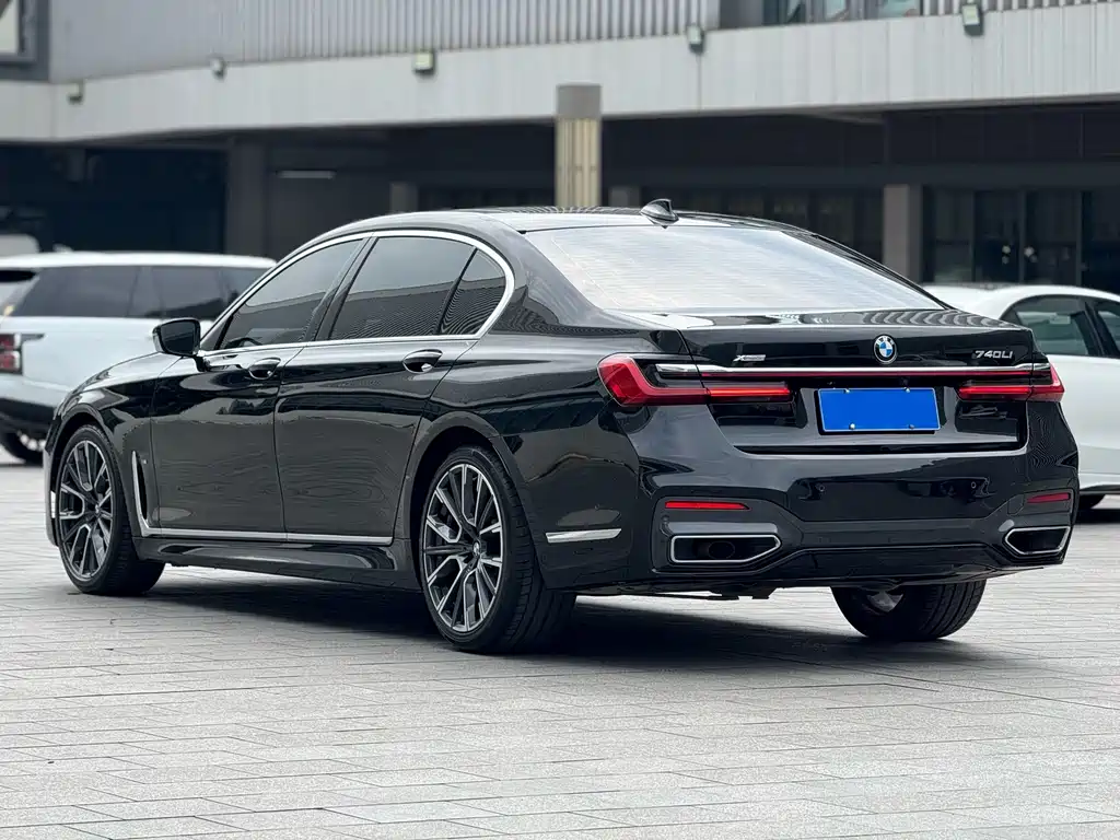 BMW 7 Series 2020 — фото 16