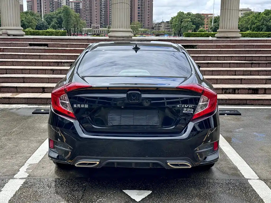 Honda Civic 2017 — фото 9