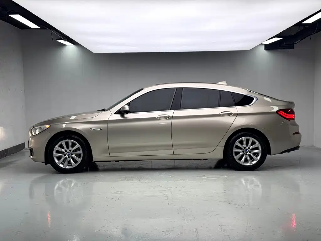 BMW 5 Series GT 2014 — фото 17