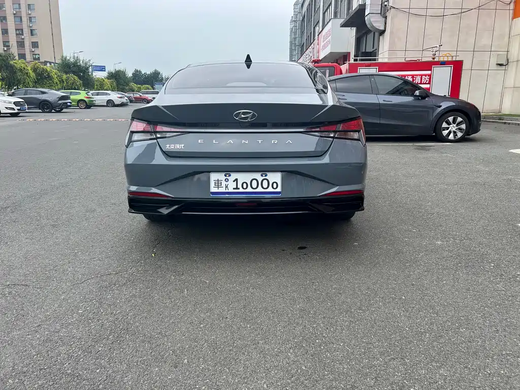 Hyundai Elantra 2022