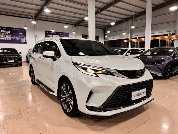 Toyota Granvia 2023