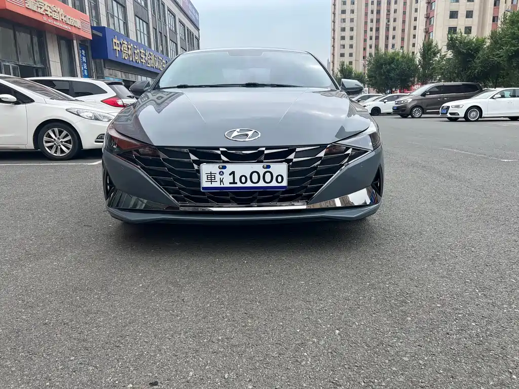 Hyundai Elantra 2022