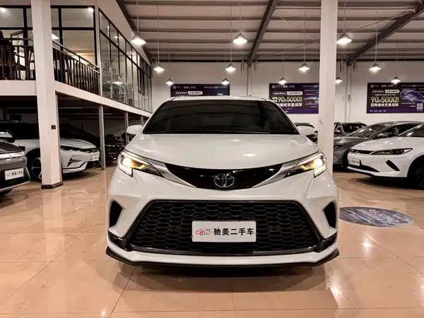 Toyota Granvia 2023