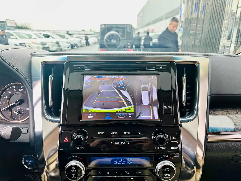Toyota Alphard 2019 — фото 12