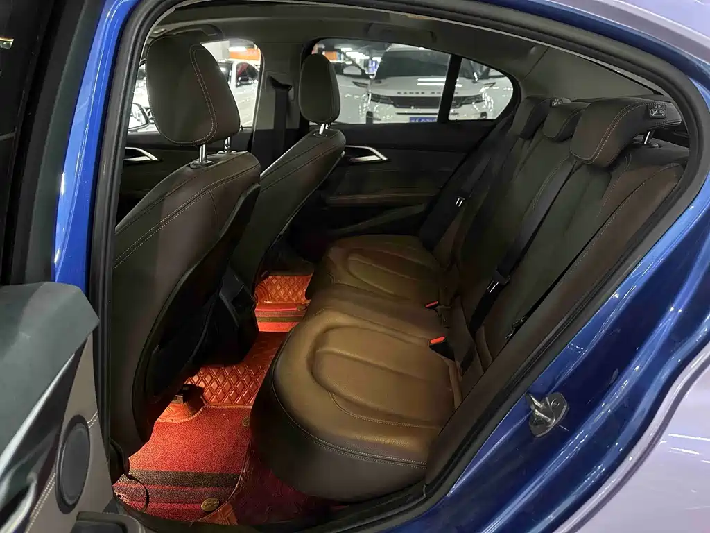 BMW 1 Series 2021