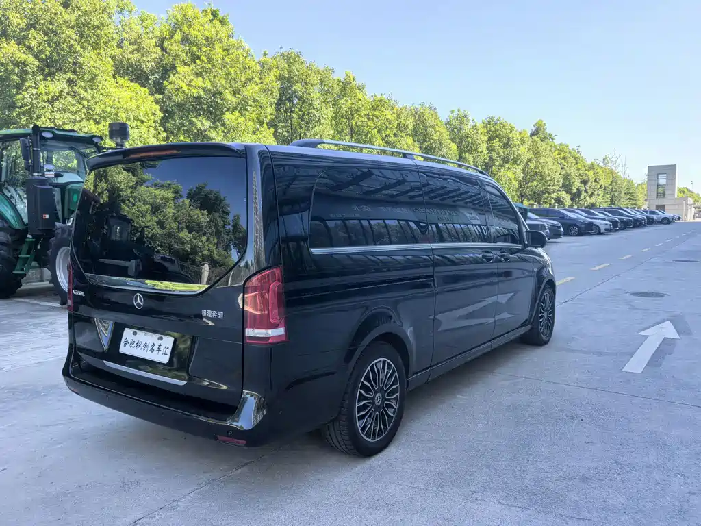 Mercedes-Benz V-Class 2019 — фото 10