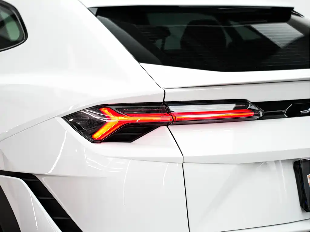 Lamborghini Urus 2024 — фото 11
