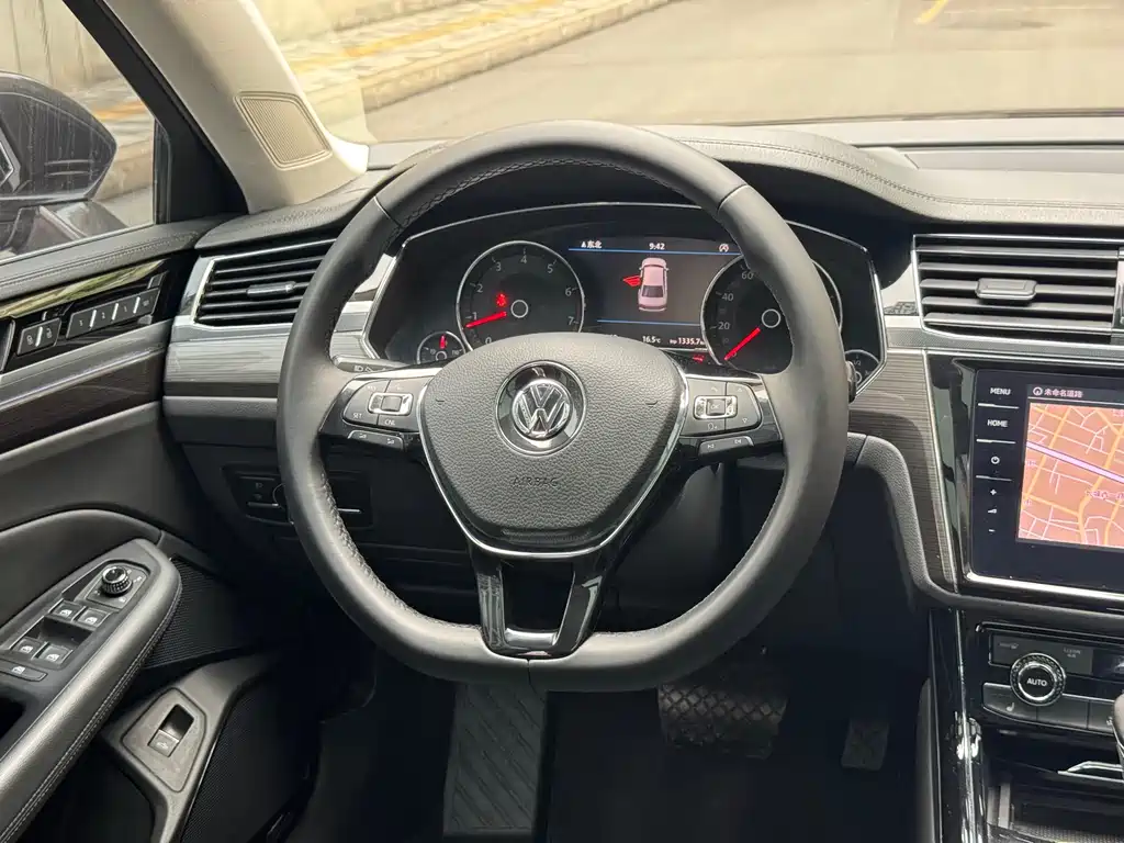 Volkswagen Phideon 2018 — фото 18