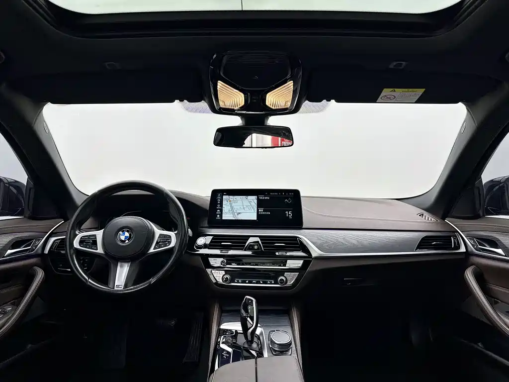 BMW 5 Series New Energy 2021 — фото 3