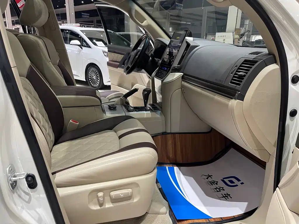 Toyota Land Cruiser 2019 — фото 9