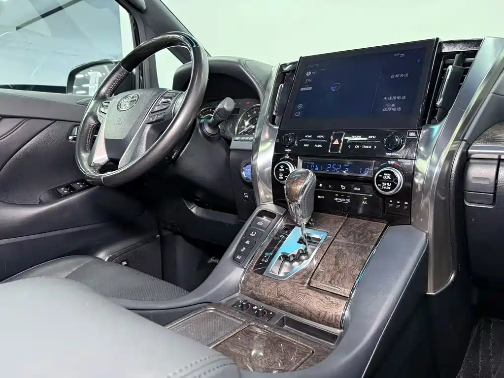 Toyota Alphard 2021 — фото 12