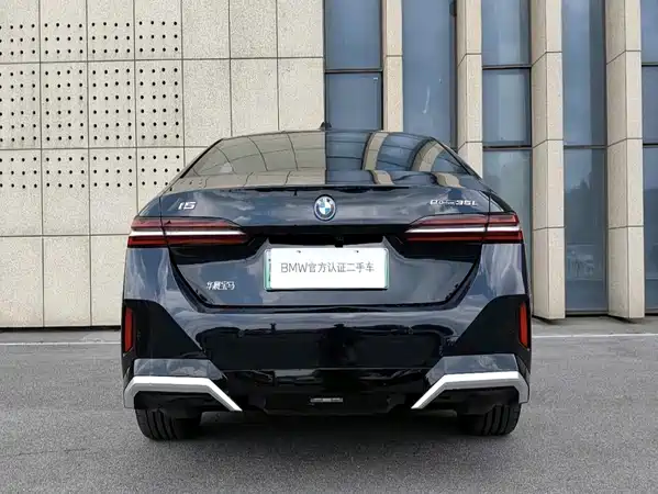 BMW i5 2024