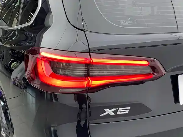 BMW X5 2023