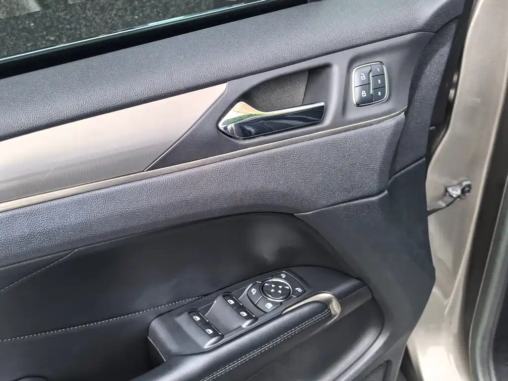 Lincoln MKC 2017 — фото 12