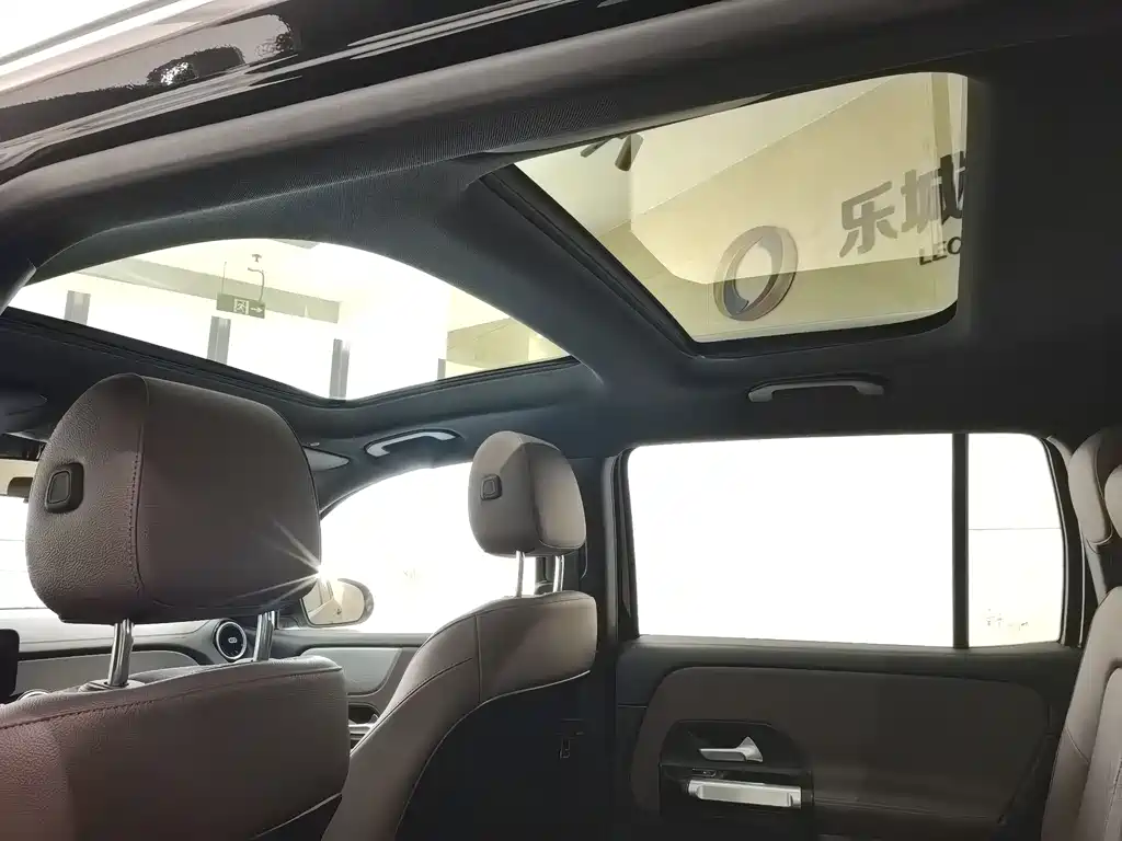 Mercedes-Benz GLB 2023 — фото 10