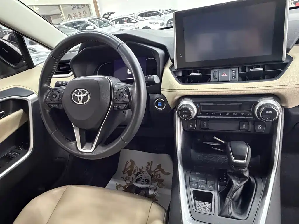 Toyota RAV4 2022 — фото 18