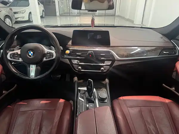 BMW 5 Series 2019