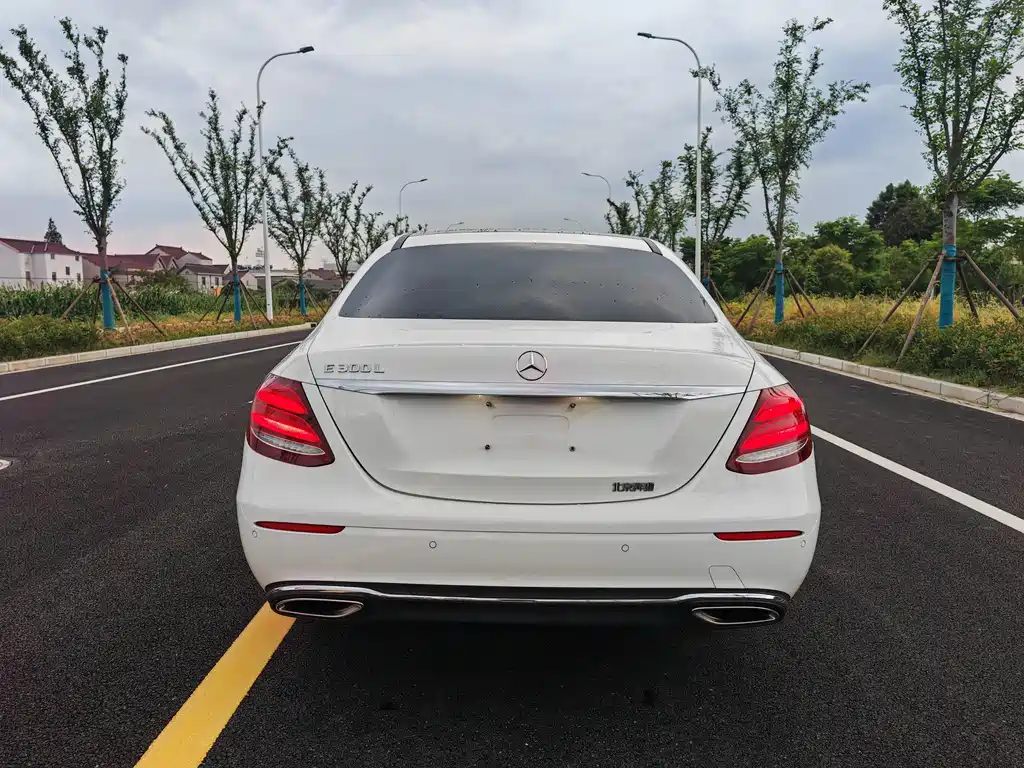 Mercedes-Benz E-Class 2020 — фото 11