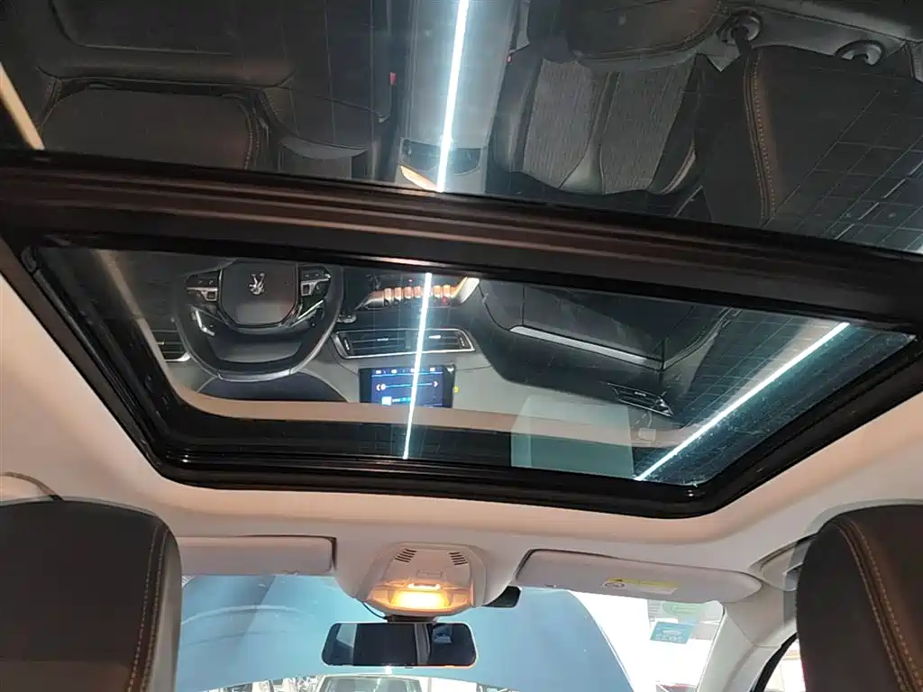Peugeot 5008 2018 — фото 18