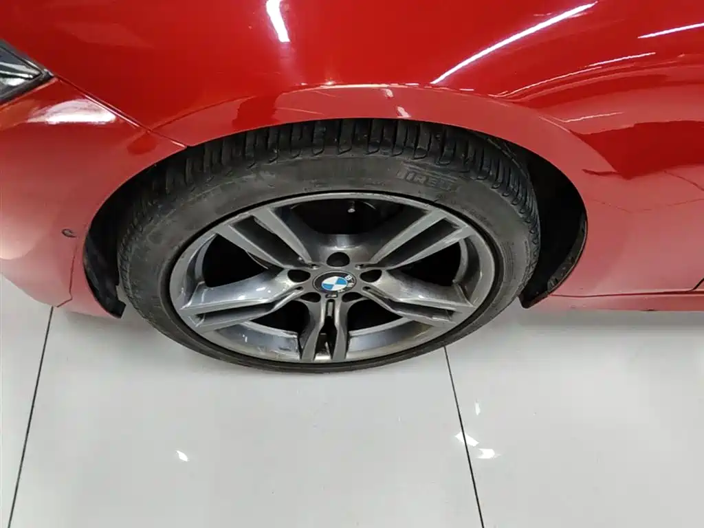 BMW 3 Series 2018 — фото 23