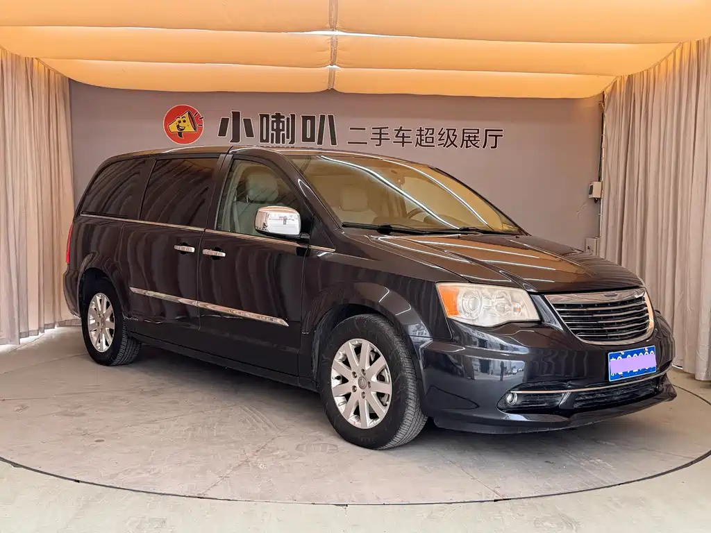 Chrysler Grand Voyager 2014 — фото 3